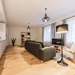 Pronksi 3 * Tallinn