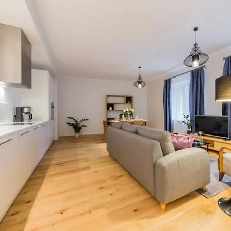 Goodson & Red Pronksi 3 Apartment Tallinn