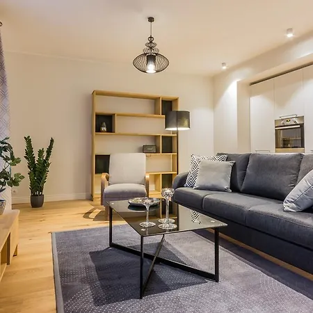 Apartment Goodson & Red Pronksi 3