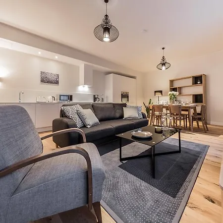 Apartment Goodson & Red Pronksi 3 Tallinn