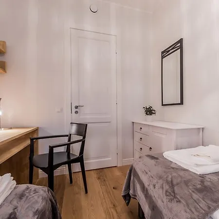 Apartment Goodson & Red Pronksi 3 *