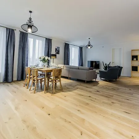 Apartment Goodson & Red Pronksi 3 Tallinn