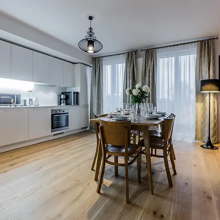 Apartment Goodson & Red Pronksi 3 Tallinn