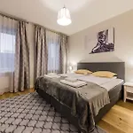 Apartment Goodson & Red Pronksi 3