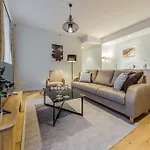 Apartment Goodson & Red Pronksi 3