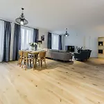 Apartment Goodson & Red Pronksi 3 Tallinn