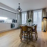 Apartment Goodson & Red Pronksi 3 Tallinn