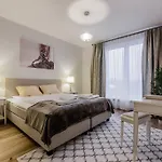 Apartment Goodson & Red Pronksi 3 *