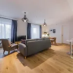 Apartment Goodson & Red Pronksi 3 *