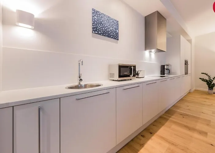 Goodson & Red Pronksi 3 * Reval