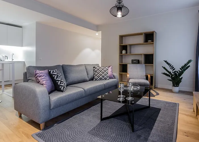 Apartment Goodson & Red Pronksi 3 Reval